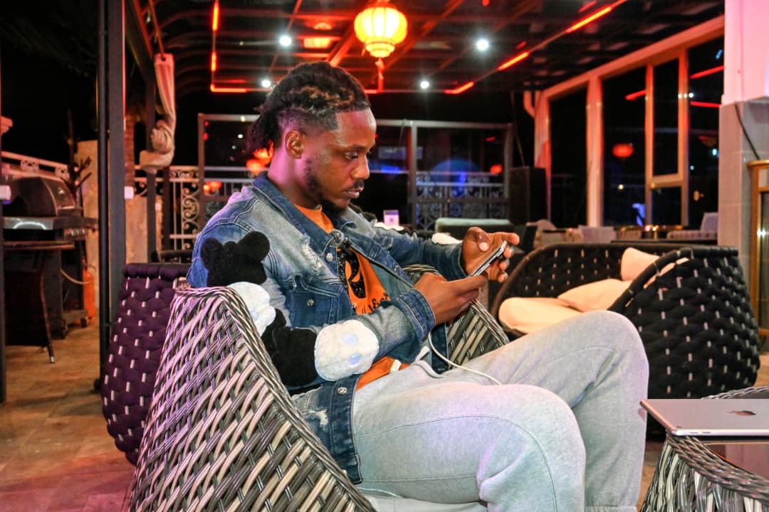Lifestyle lounge portrait